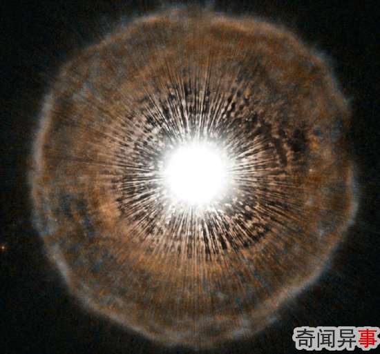 哈勃望远镜拍摄星系碰撞 似企鹅护蛋