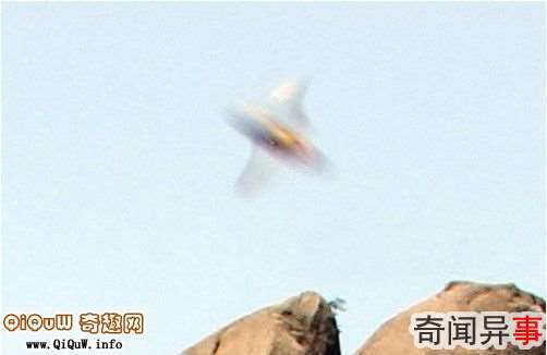 游客惊呼抢拍三清山现不明飞行物 UFO