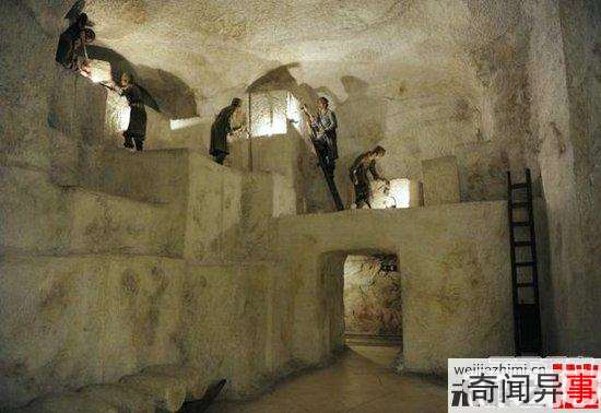 千古奇迹!810层阶梯后竟发现地底人类
