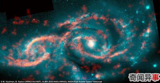 两个星系彼此碰撞形成类似“魔鬼之眼”结构