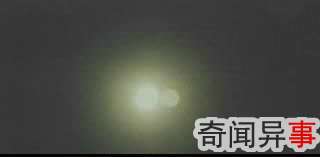 UFO现身成都 月亮周围出现不明亮点