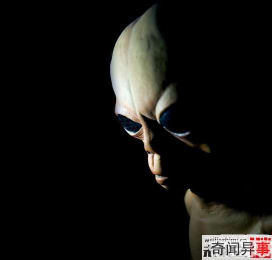 英国目击称:外星人驾圆形飞船降落地球
