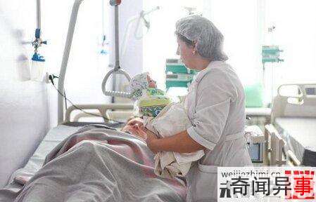 女子剖腹产后肚子震竟是手机落腹中