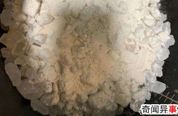 川贝粉的正确吃法,川贝炖雪梨(吃了有止咳化痰的作用)