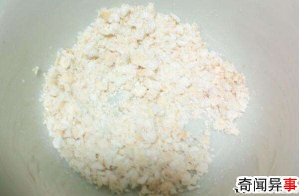 川贝粉的正确吃法,川贝炖雪梨(吃了有止咳化痰的作用)